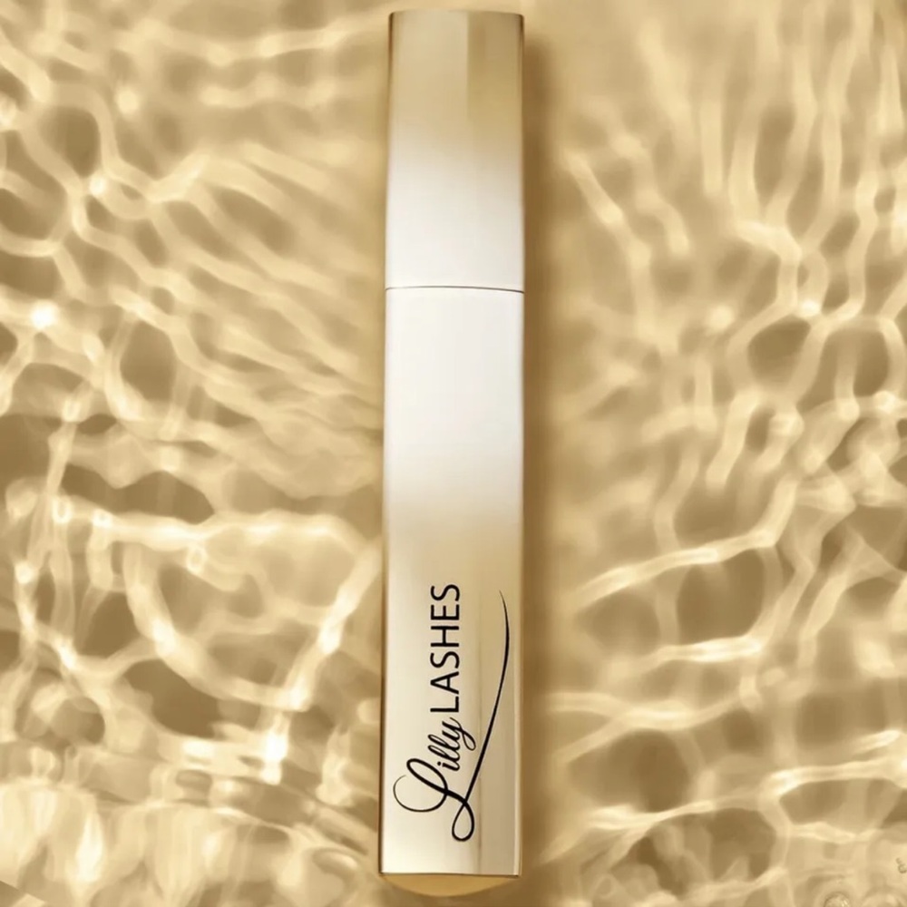 Lilly lashes lash serum
